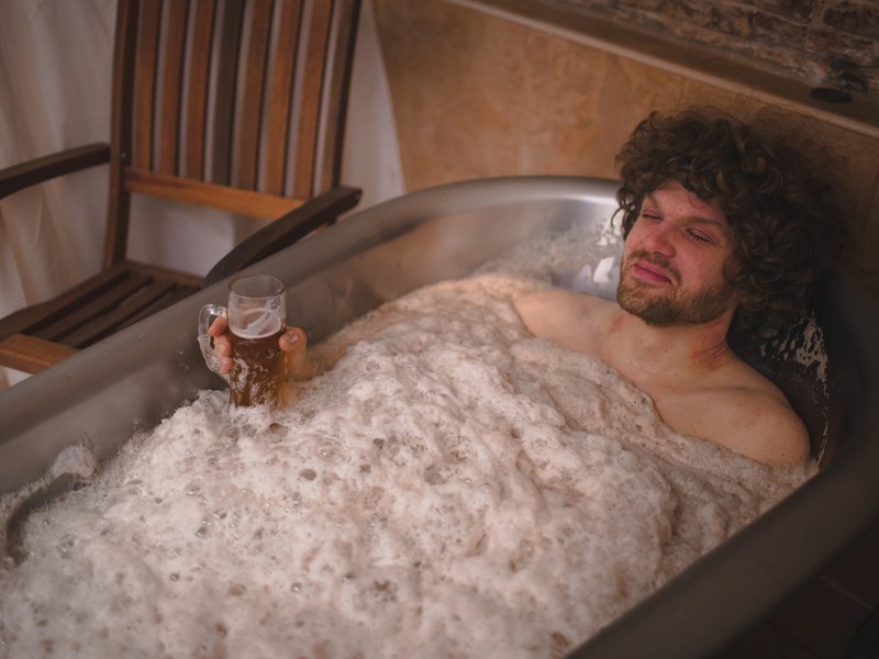 Relaxační pivní koupel pro milovníky piva