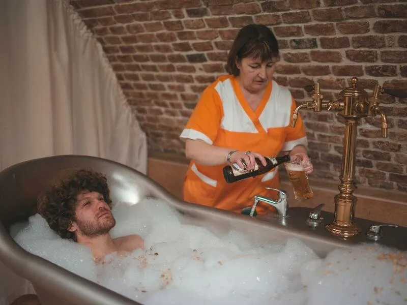 Relaxační pivní koupel pro milovníky piva