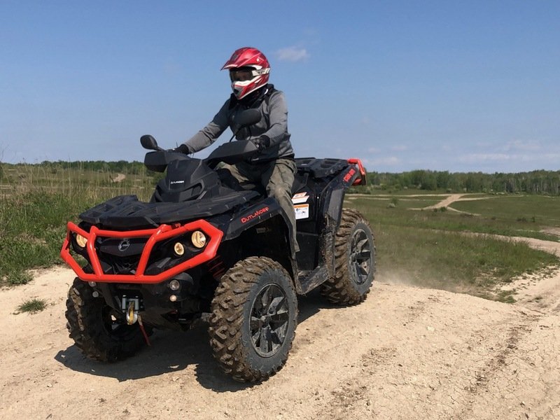 Jízda v terénu na ATV čtyřkolce