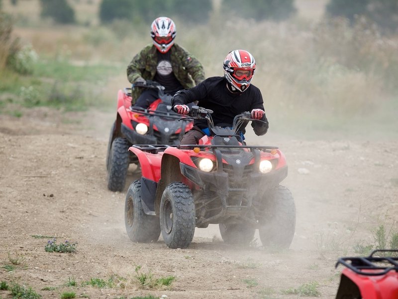 Jízda v terénu na ATV čtyřkolce