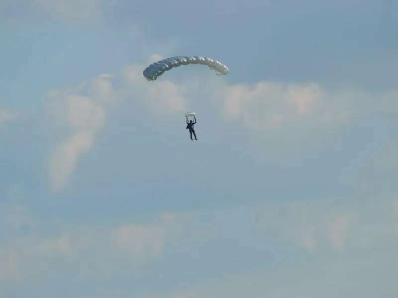Základní parašutistický výcvik