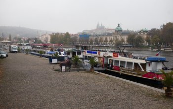 Romantická plavba po Vltavě s výhledem a gurmánským zážitkem