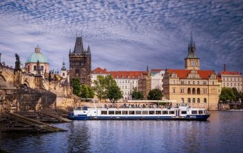 Romantická plavba po Vltavě s výhledem a gurmánským zážitkem