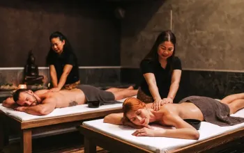 Romantická olejová masáž pro dva – dárek a zážitek