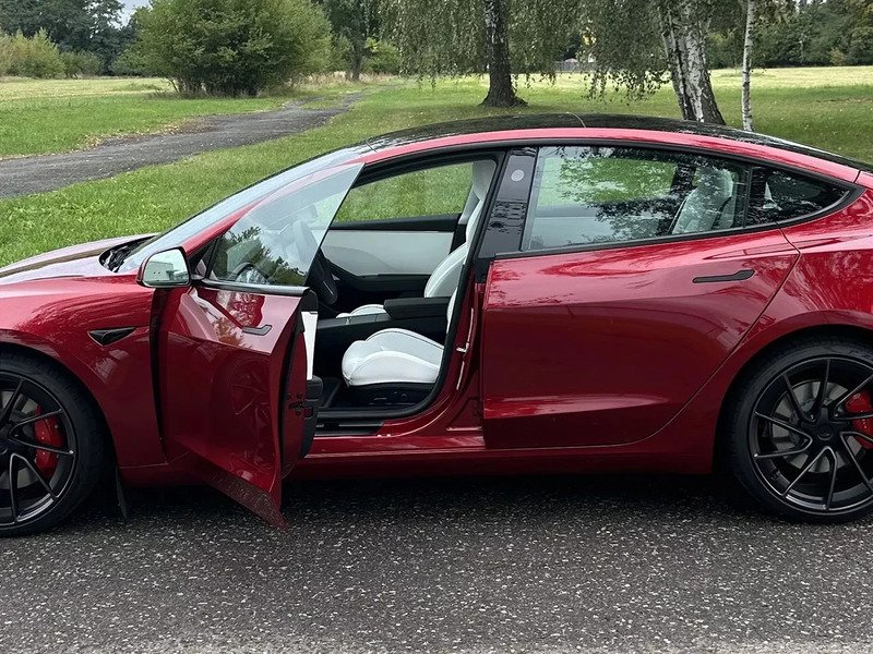 Jízda v elektromobilu Tesla Model 3 Performance Highland 24