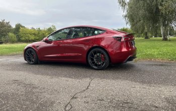 Jízda v elektromobilu Tesla Model 3 Performance Highland 24