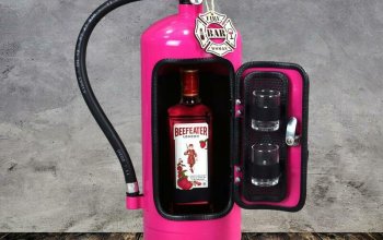 Hasicí bar s láhví alkoholu: Růžový
