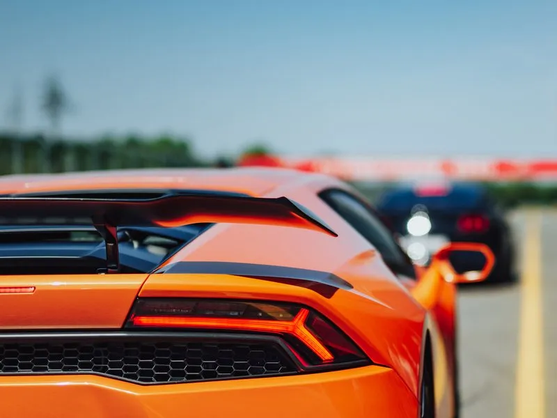 Zažijte Lamborghini Huracán na uzavřeném polygonu Autodromu Most