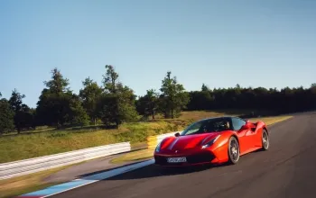 Zažijte Ferrari 488 GTB na uzavřeném polygonu Autodromu Most