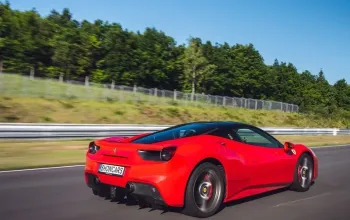 Zažijte Ferrari 488 GTB na uzavřeném polygonu Autodromu Most