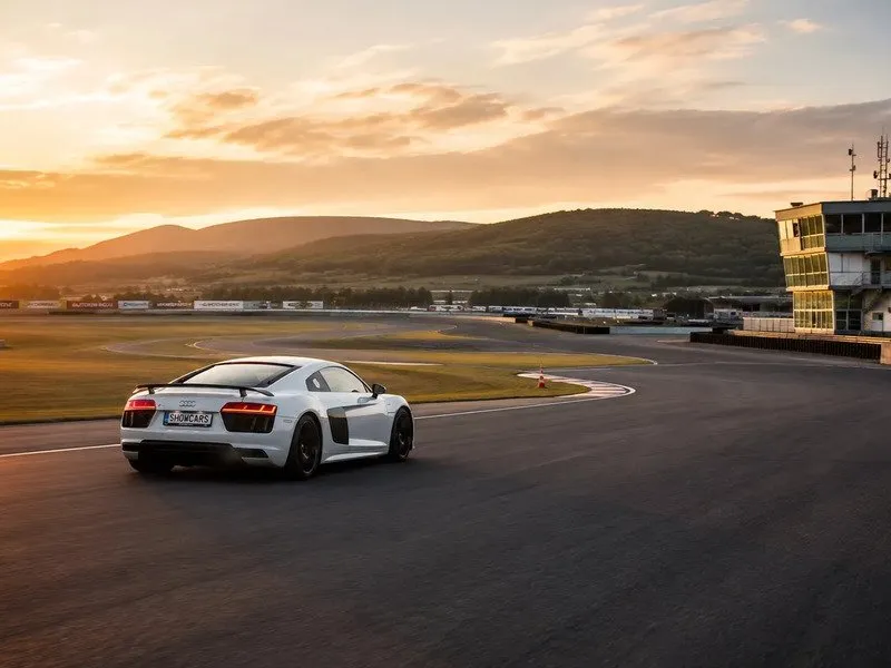 Zažijte Audi R8 na uzavřeném polygonu Autodromu Most