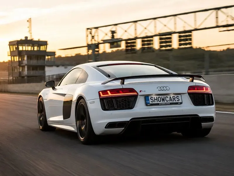 Zažijte Audi R8 na uzavřeném polygonu Autodromu Most