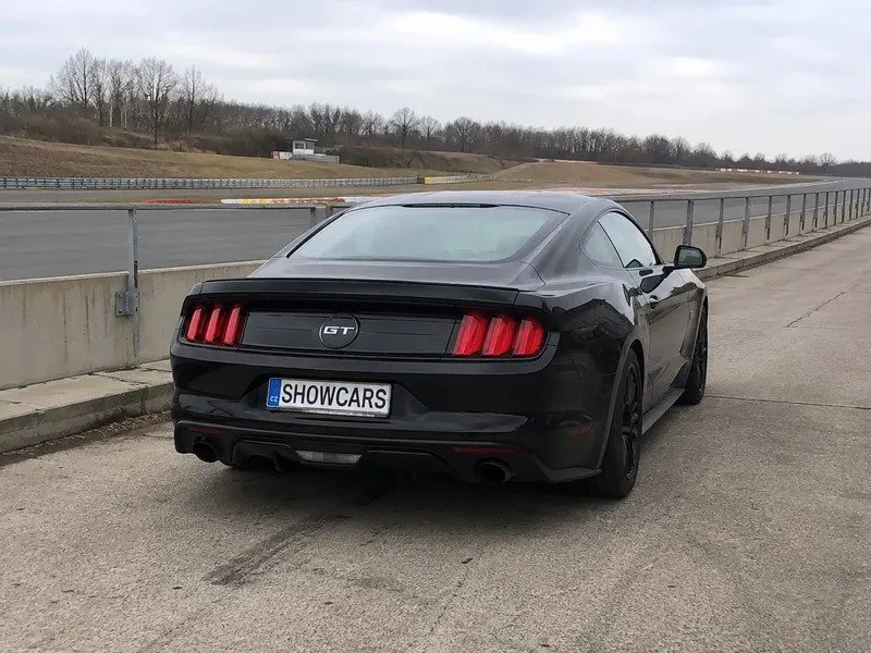 Zažijte legendární Ford Mustang Shelby na polygonu Autodromu Most