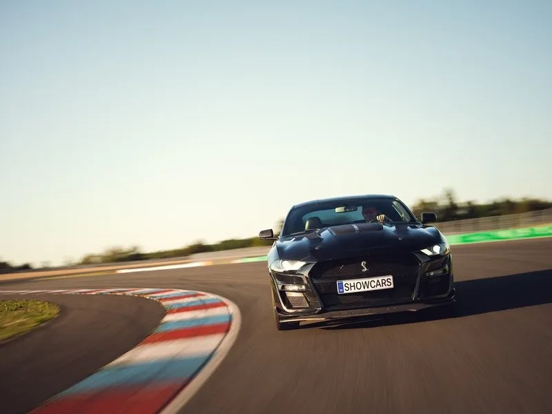 Zažijte legendární Ford Mustang Shelby na polygonu Autodromu Most