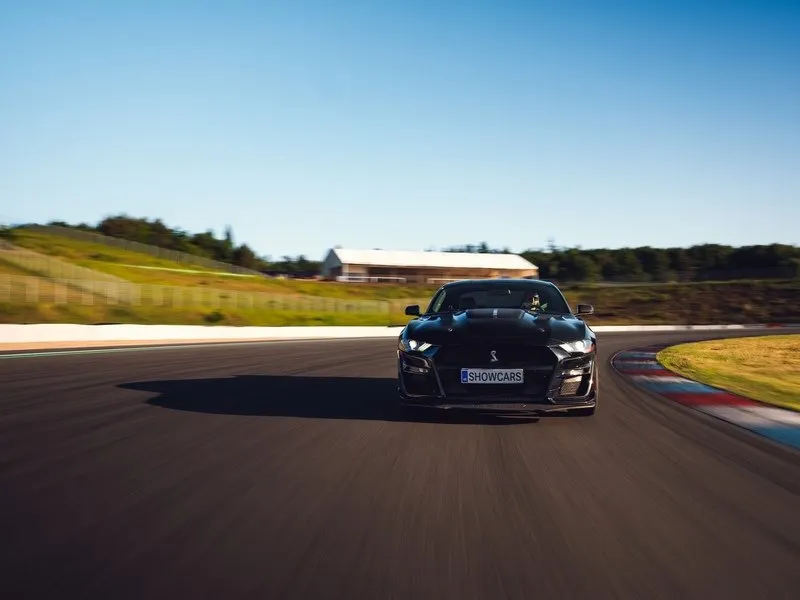 Zažijte legendární Ford Mustang Shelby na polygonu Autodromu Most