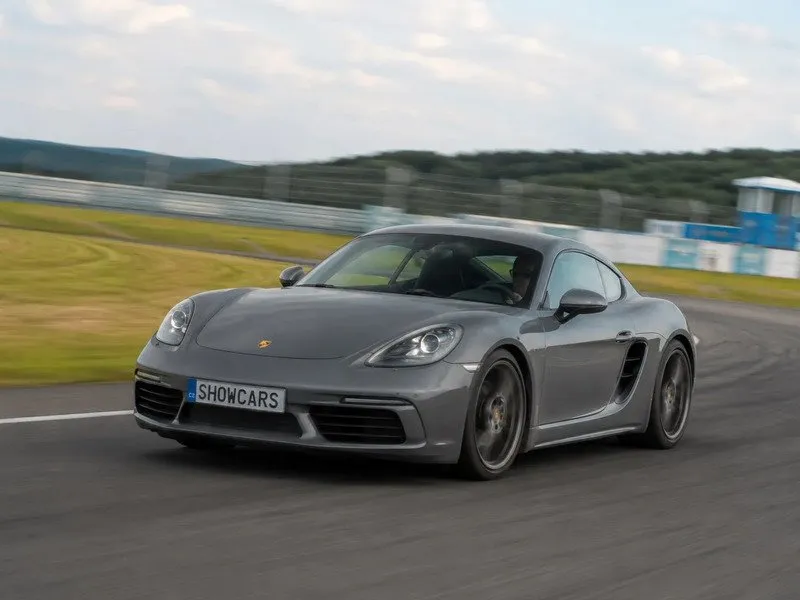 Zažijte Porsche 718 Cayman na polygonu Autodromu Most