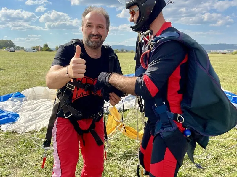 Tandemový seskok z 6 kilometrů