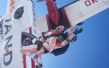 Tandemový seskok z 6 kilometrů