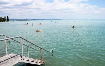 Koupání a zábava u Balatonu