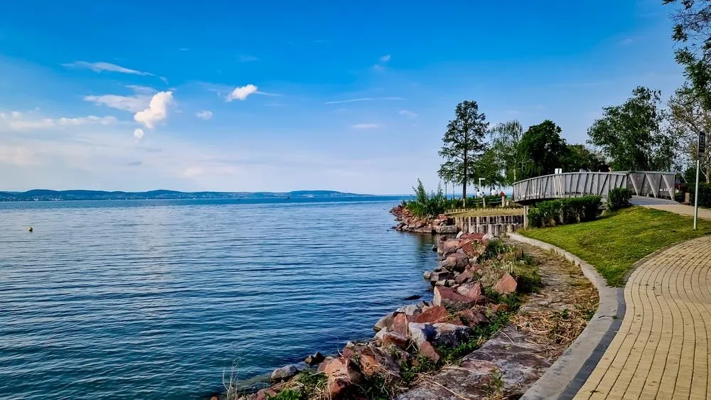 Koupání a zábava u Balatonu