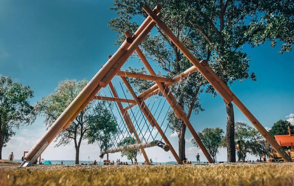Koupání a zábava u Neziderského jezera