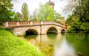 Kouzelný zámek Franzensburg, čokoládovna a město Baden