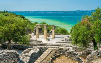 Přírodní krásy v okolí jezera Lago di Garda s koupáním