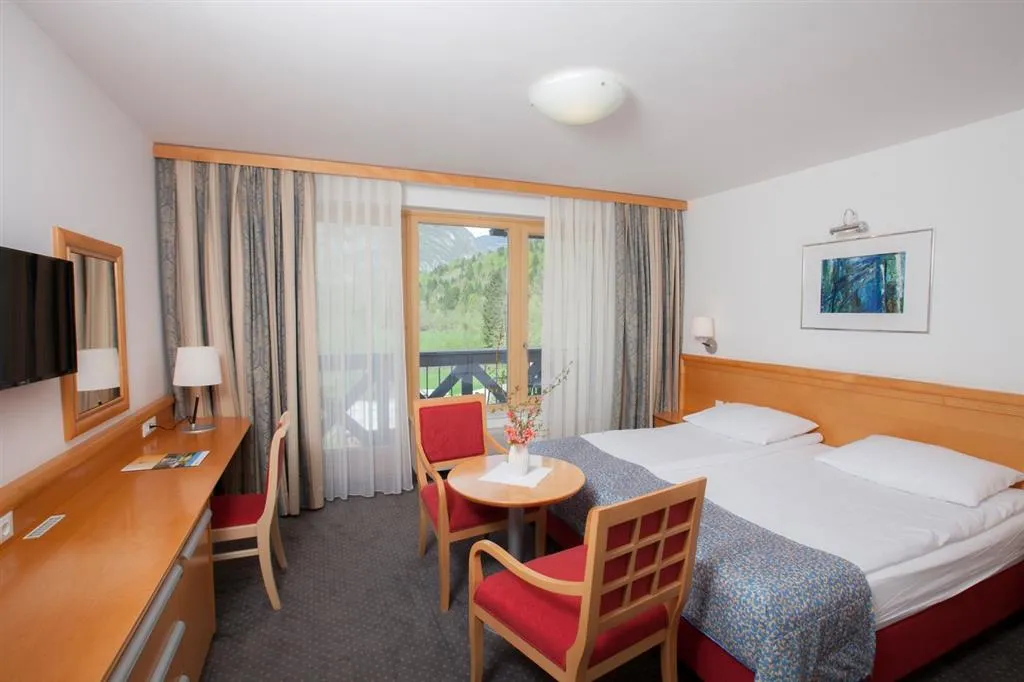 Hotel Jezero