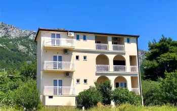 Villa Tina (apartmány s vlastním stravováním)