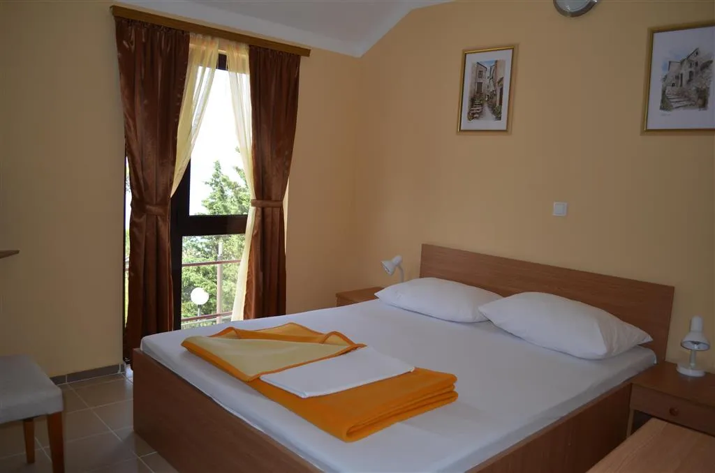 Hotel Zagreb (Karlobag)