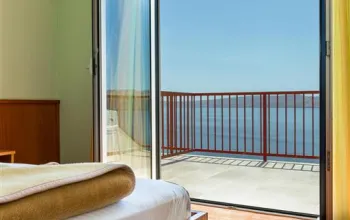 Hotel Zagreb (Karlobag)