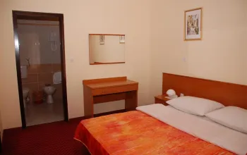 Hotel Zagreb (Karlobag)