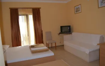 Hotel Zagreb (Karlobag)