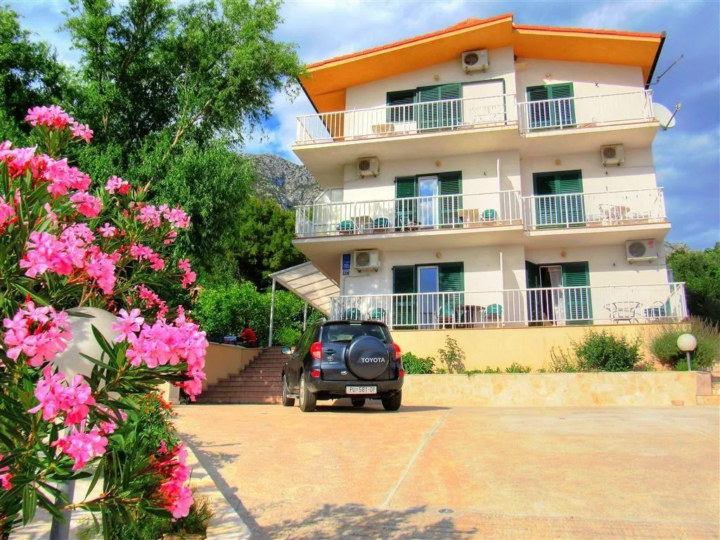 Vila Slavena