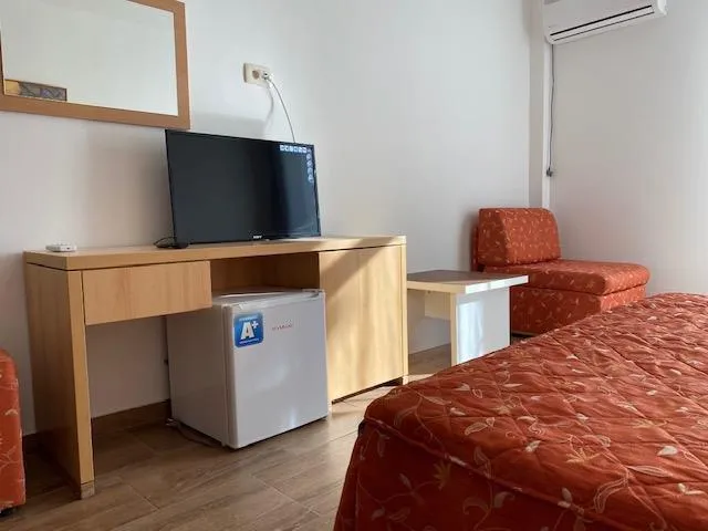 Hotel Oaza (Gradac)