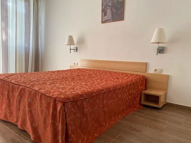 Hotel Oaza (Gradac)