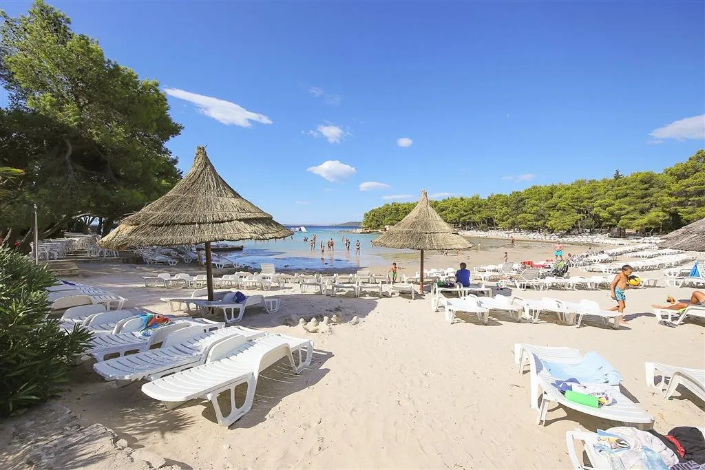 Resort Pine Beach Pakoštane
