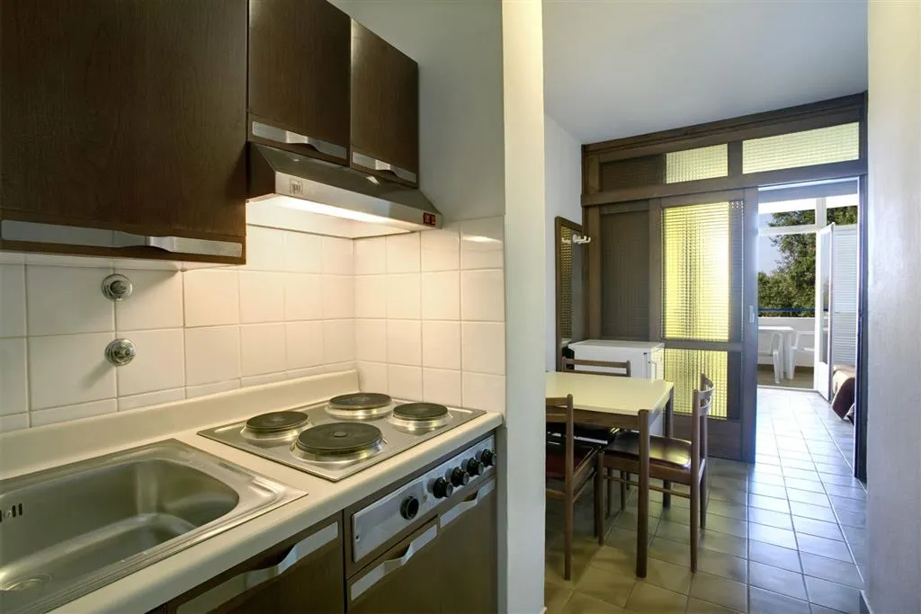 Resort Lanterna (apartmány s polopenzí)