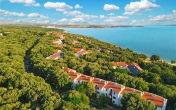 Resort Lanterna (apartmány s polopenzí)