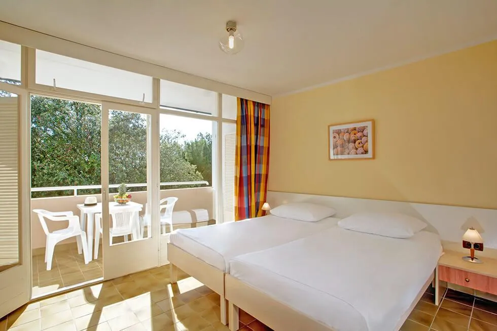 Resort Lanterna (apartmány s polopenzí)