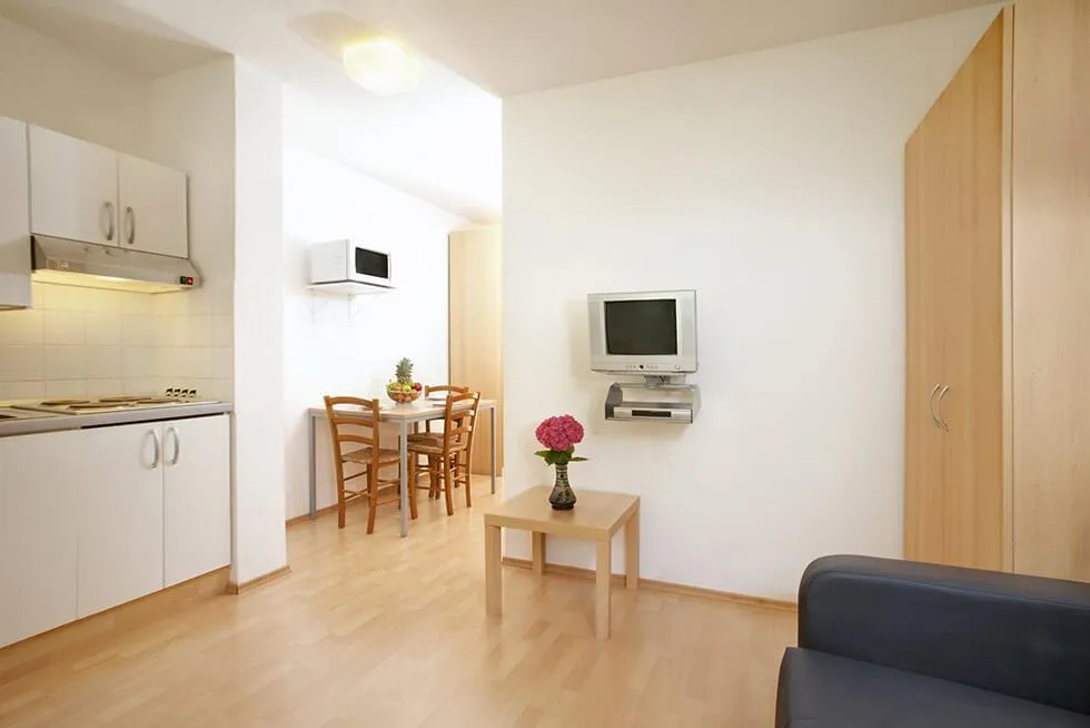 Resort Lanterna (apartmány s polopenzí)
