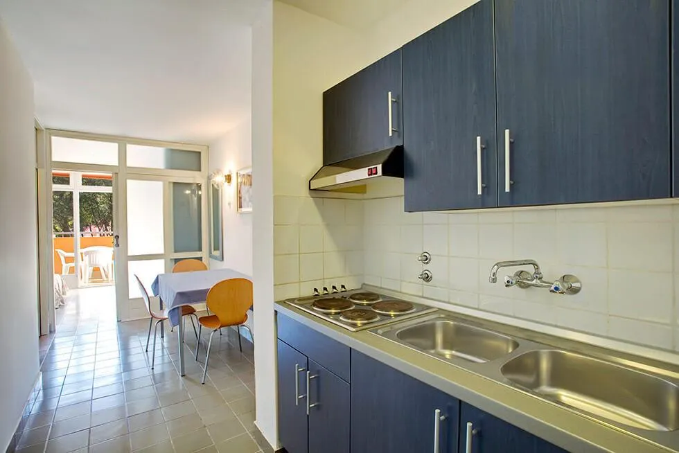 Resort Lanterna (apartmány s polopenzí)