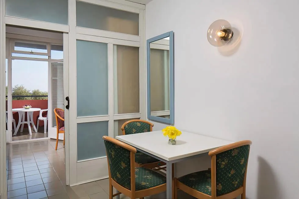 Resort Lanterna (apartmány s polopenzí)