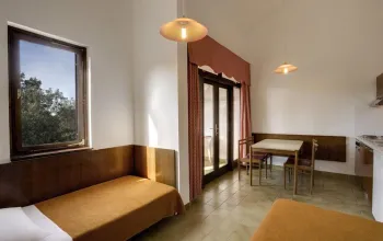 Resort Lanterna (apartmány s polopenzí)