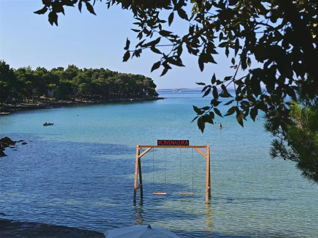 Crvena Luka Resort (pokoje)