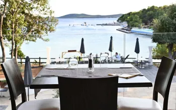 Crvena Luka Resort (pokoje)