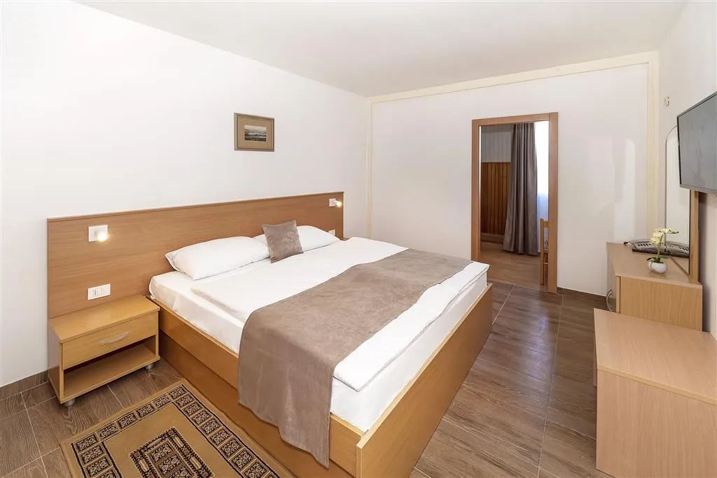 Hotel Omorika (Punat)