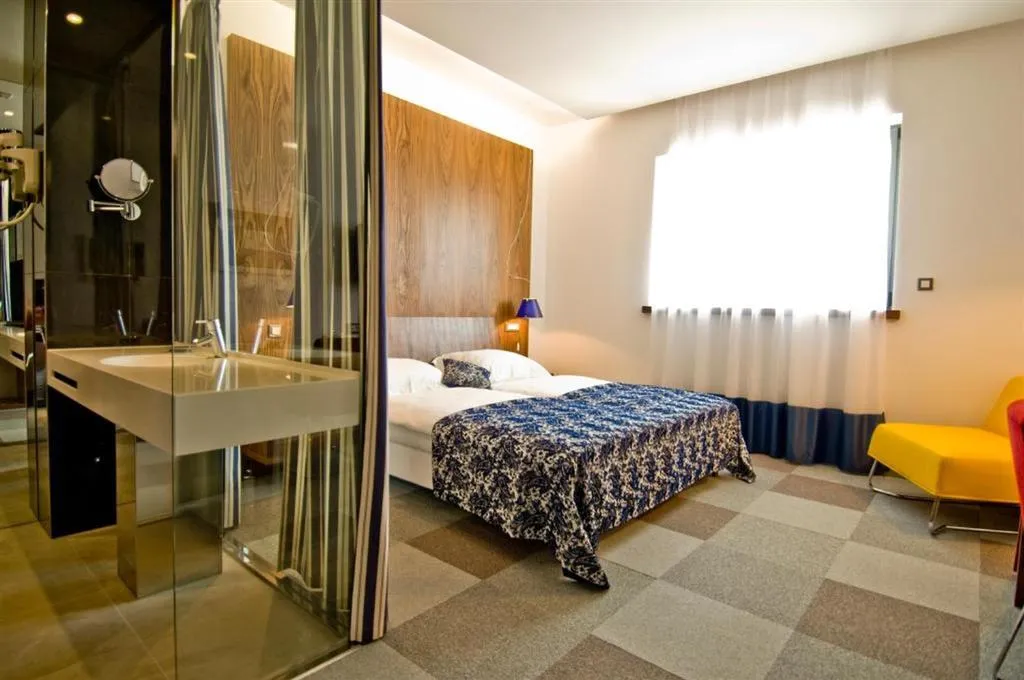 Hotel IN