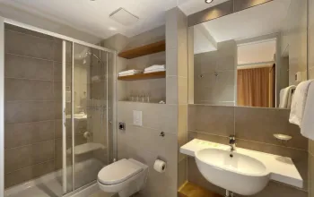 Zkrácená dovolená s dopravou a polopenzí v hotelu Delfin