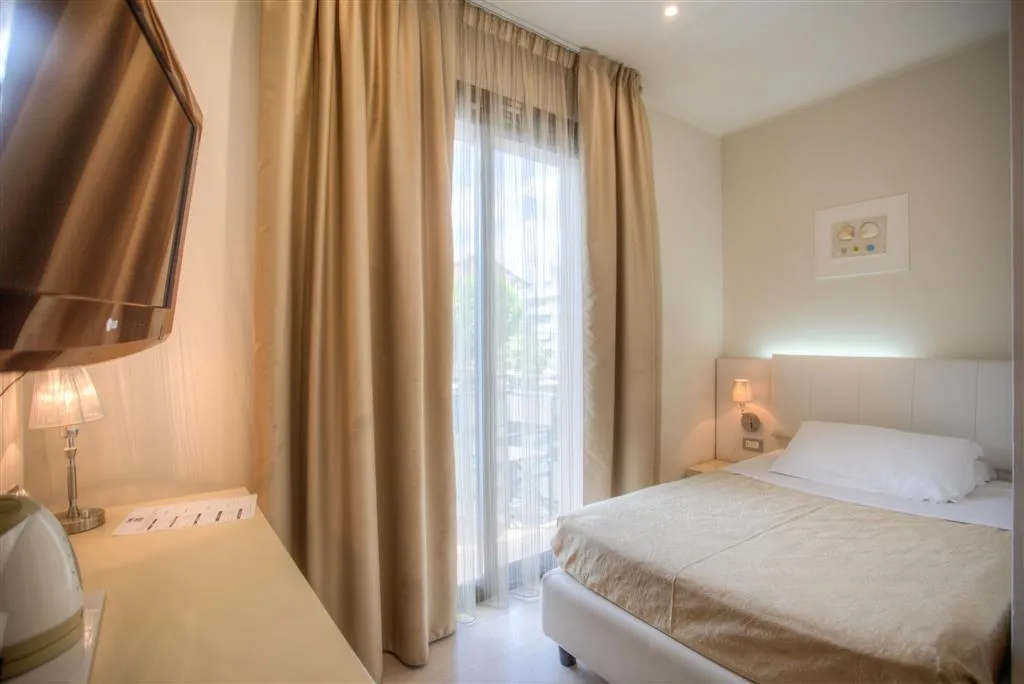 Hotel Ferretti Beach